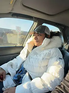 HaloRodeoLover2 Adlı Modelin Canlı XXX Sohbeti