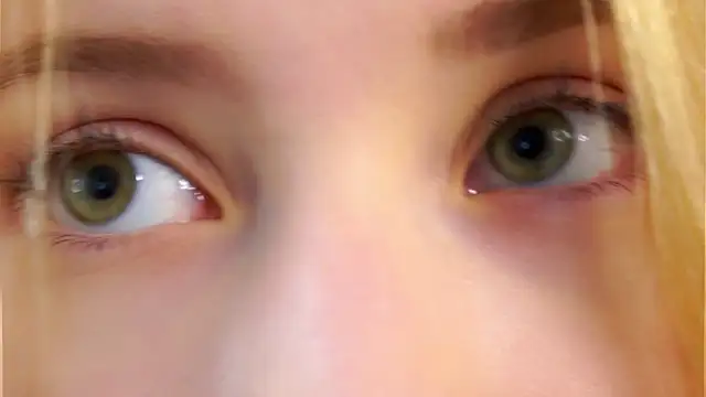 SunnivaCovil Live XXX-chat