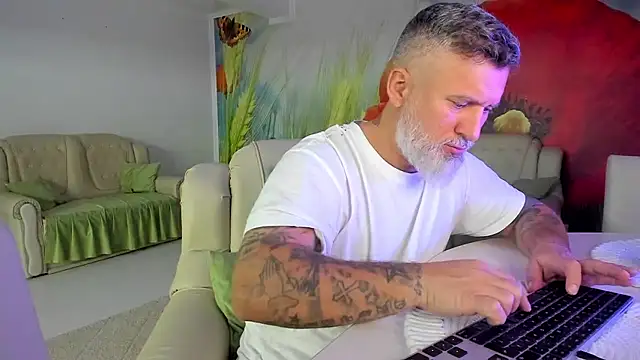 BlowMyXXL Chat XXX in diretta