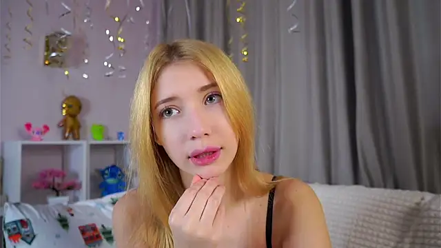 SunnivaCovil's Live XXX Chat