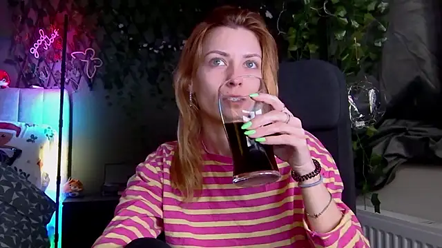 karo123421's Live XXX Chat