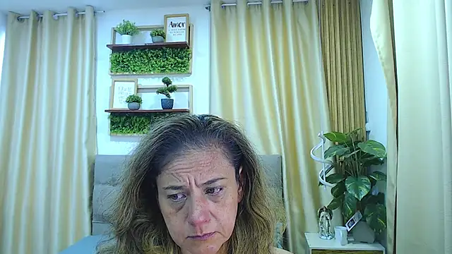 sasi_luna's Live XXX Chat