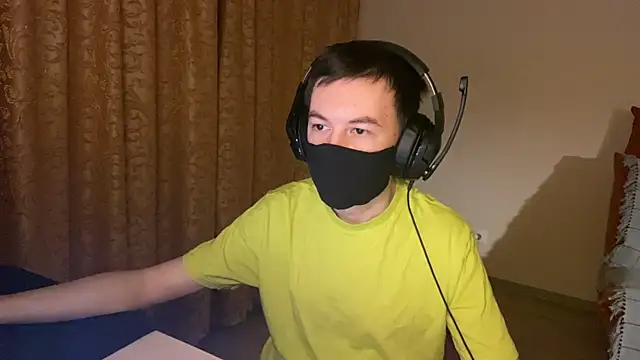 dr_pipirkin: διαδικτυακό σόου στην κάμερα