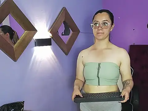 Alaiia___'s Live XXX Chat