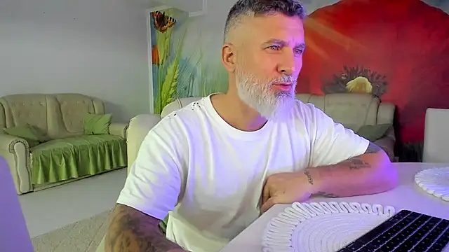 BlowMyXXL's Live XXX Chat