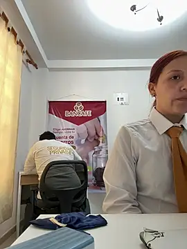 Emily-7_ Live XXX-chat