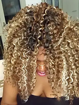 NYRIELLEのライブXXXチャット