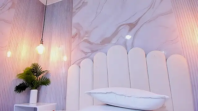 CHLOE_BLOWJOB's Live XXX Chat