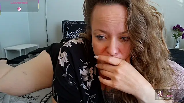 Show de julimonroe na webcam