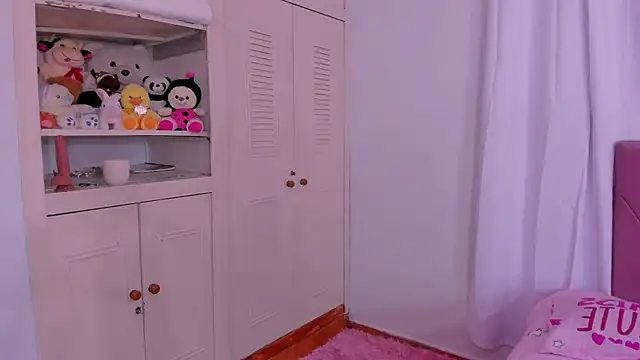 CinthiaCollins' Live XXX Chat