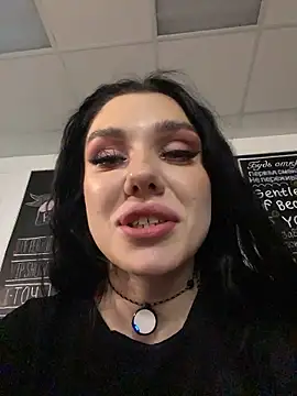 MaeveMoon élő XXX-chatje