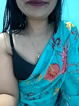 Vaani_Actress Adlı Modelin Canlı XXX Sohbeti