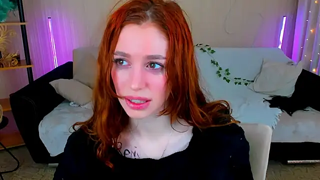 ChristinaConteereeのライブXXXチャット