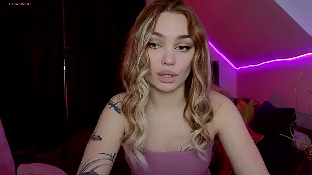 KitsyMoore's Live XXX Chat