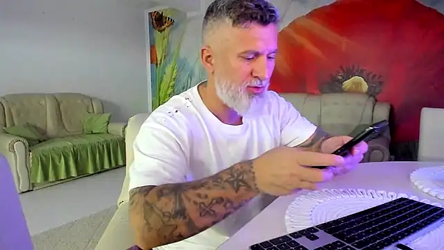 BlowMyXXL Live XXX-chat