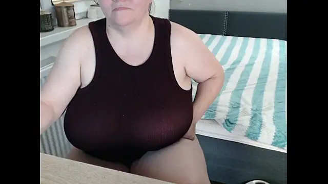 Chat +18 de Sweetboobs ao vivo