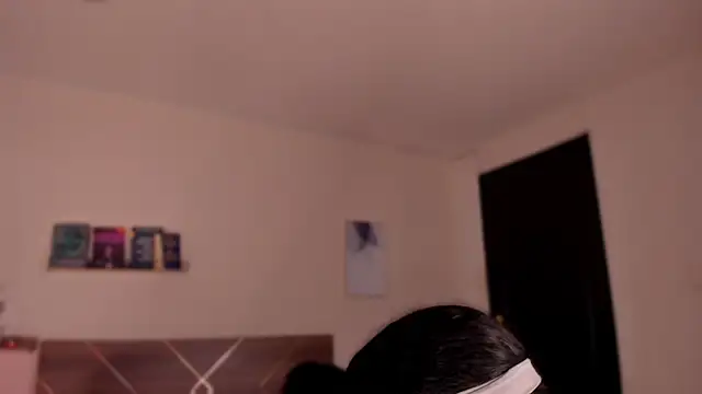 YariRose élő XXX-chatje