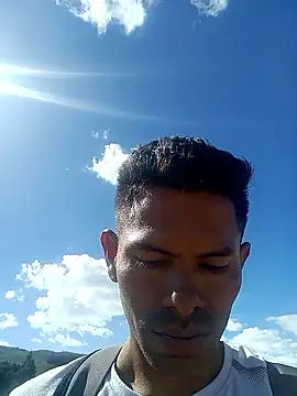 adambrosk_08's Webcam Show