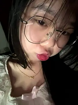 Kiee-lee Live XXX Chat