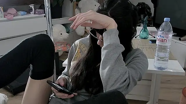 CeriseLapine's Webcam Show