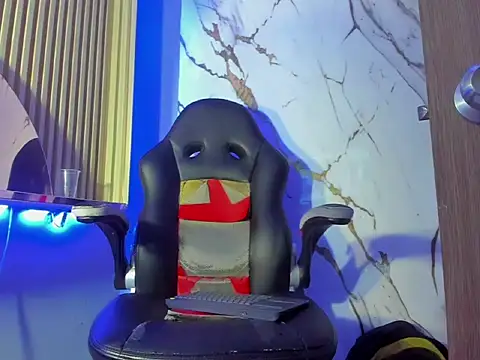 Pokazy przed kamerką – AnthonyRosz