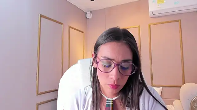 Chat XXX ao vivo de NahimiThompson