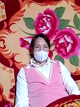 Gummiesu's Live XXX Chat