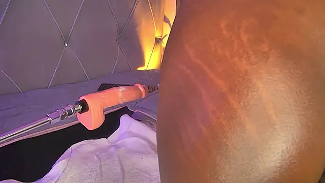 FiorelaLenin's Live XXX Chat