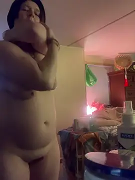 Chat +18 de CUMFOREVERY1nTitTiES2 ao vivo