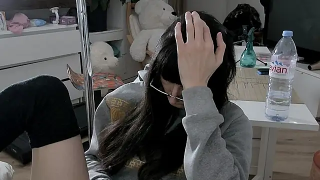 CeriseLapine: διαδικτυακό σόου στην κάμερα