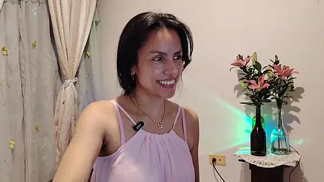 XXX chat uživo modela Bella_Exhibition