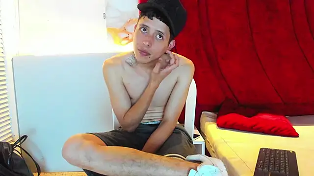 ESTEBAN_2102のライブXXXチャット