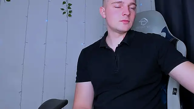 Your_Claddagh: διαδικτυακό σόου στην κάμερα