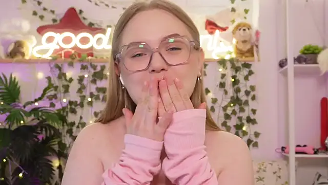 Chat +18 de MonicaAsis ao vivo