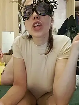 PearMaki Chat XXX live