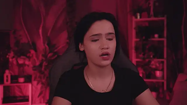 Chat +18 de MonicaFarmer ao vivo