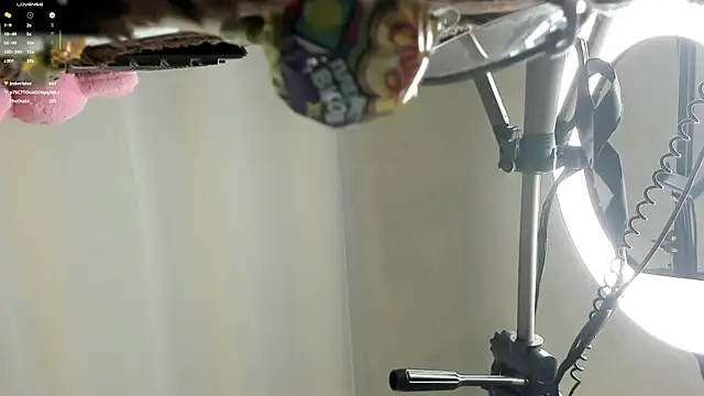 MelodyBaurのライブXXXチャット