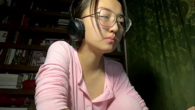 LinaClous Live XXX Chat