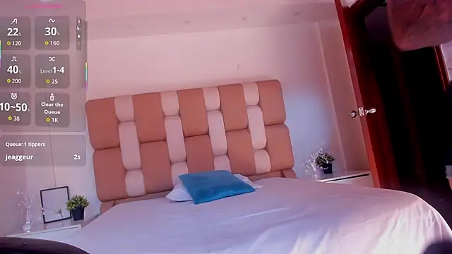 Ambar_Cooxx Adlı Modelin Canlı XXX Sohbeti