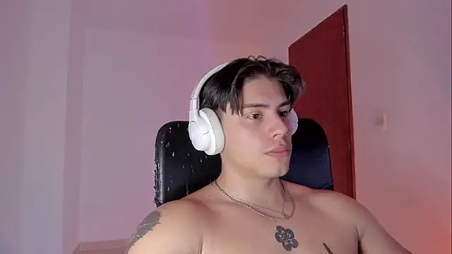 Giordano_Russo live XXX chat