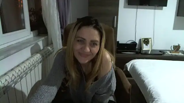 EllaMilf_'s Live XXX Chat