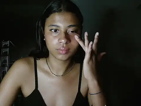 dark_enchantress_'s Live XXX Chat