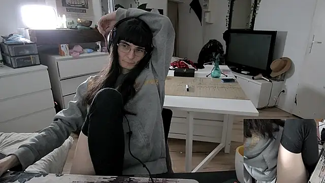 CeriseLapine's Live XXX Chat