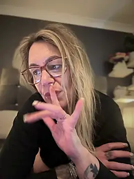 blondebitch2 Webcam Show