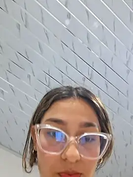 Chatroom XXX en direct de Ary-18