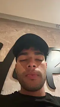 Chat +18 de RaphaelDufort ao vivo