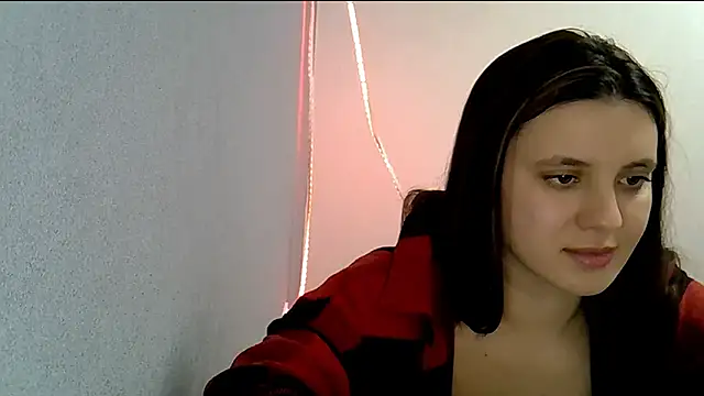 Chatroom XXX en direct de KiraHoney