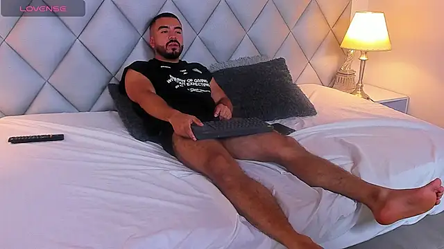 AaronVegaa's Live XXX Chat