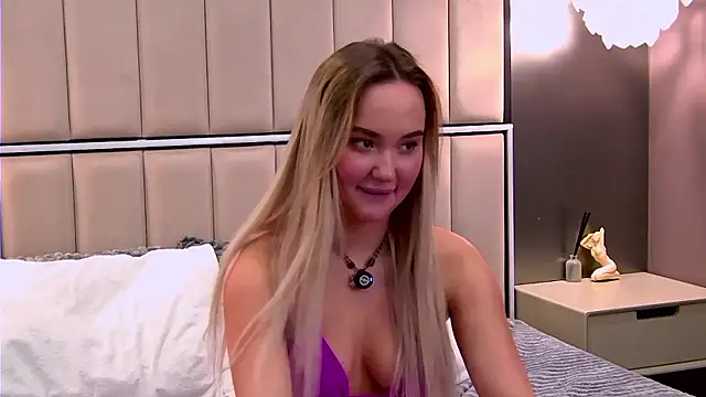 Онлайн чат XXX JuliaHotter