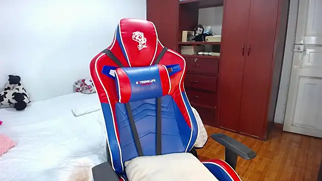 BellaKarla's Live XXX Chat